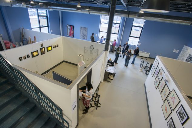 CITL Has a Lightboard! - Center for Innovation in Teaching and Learning -  University of Maine